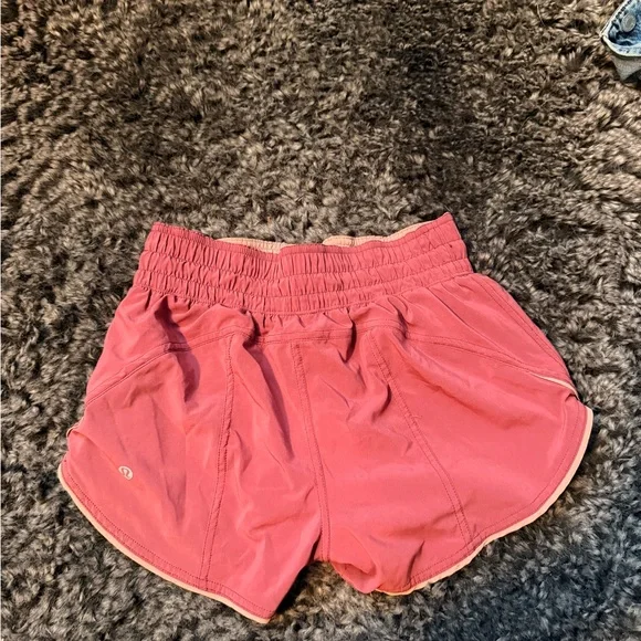 Lululemon choose a side shorts - Picture 2 of 4